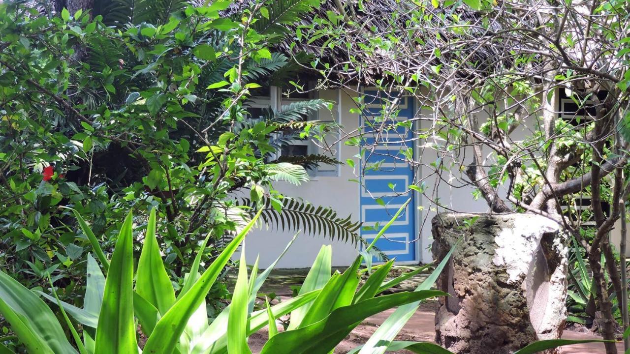 Paje By Night Bungalows Bagian luar foto